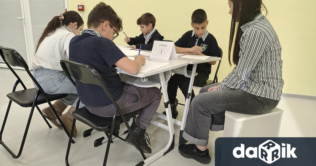 Вълнуващото отборно състезание Зимни математически игри се проведе в Профилираната