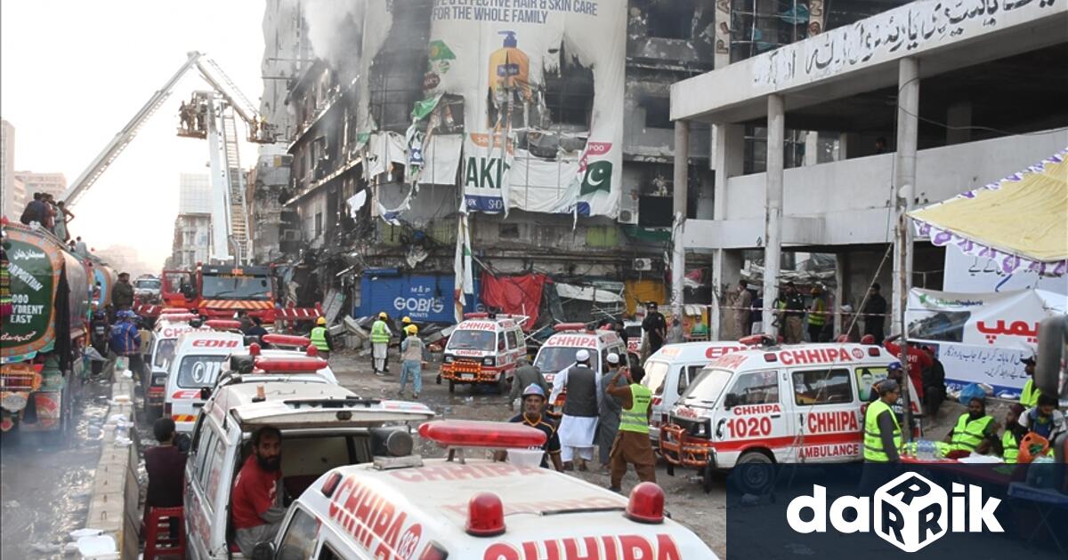 Броят на жертвите при пожара в търговски център в най