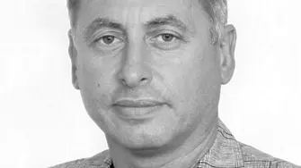 На 60 години почина уважаван  учител, директор и общественик - Тошко Стоянов  от Мездра