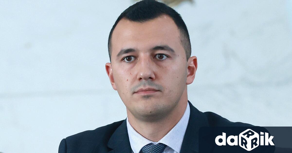 След като влезем в Народното събрание виждамРумен Радевкато наш партньор