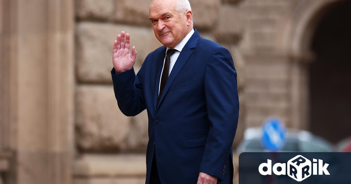 Казах че съм склонен да приема поста на служебен премиер