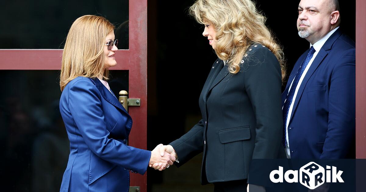 Заместник председателят на Сметната палата Маргарита Николова стана поредният кандидат