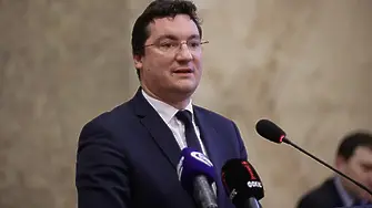 Крум Зарков: Включвам се в битката за лидер на БСП