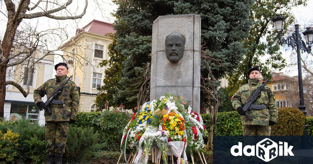 С военни почести и тържествена церемония в Пловдив беше отбелязана