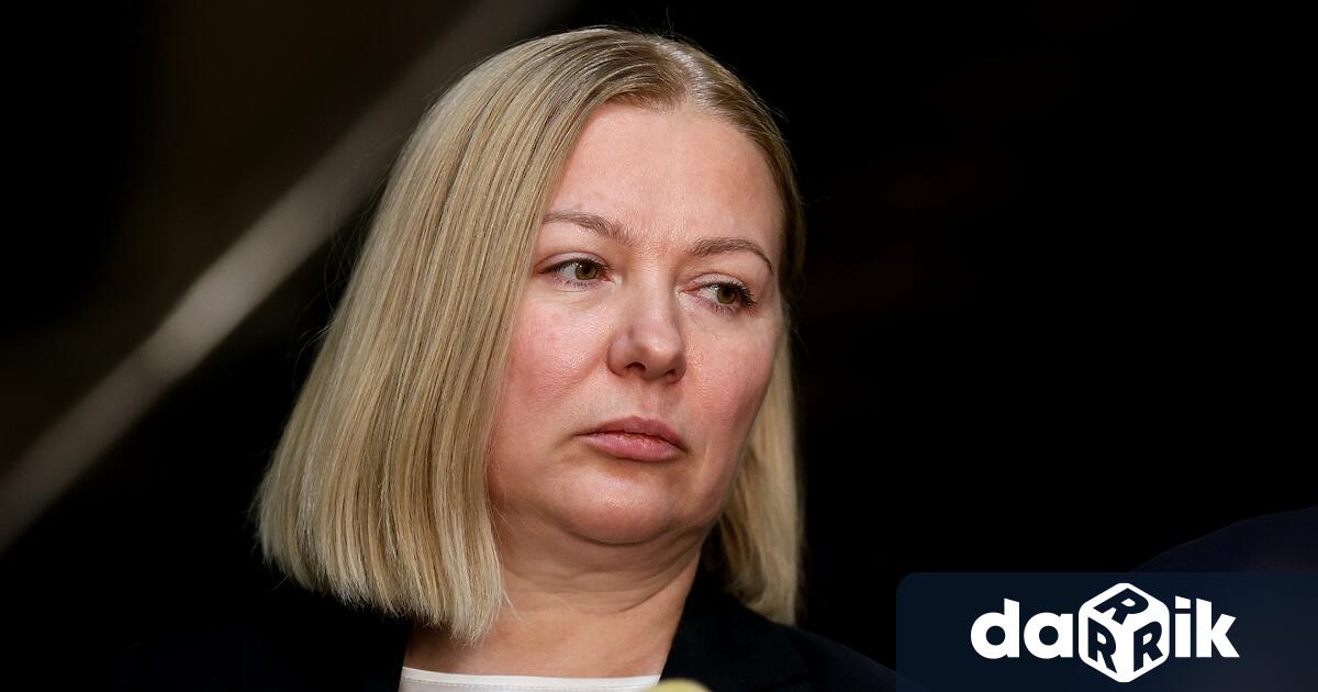 Служебният премиер трябва да бъде максимално отдалечен от влиянието на