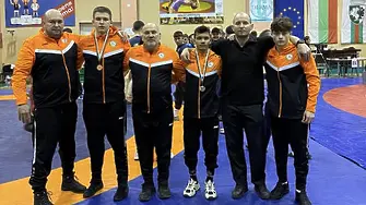 АСК "Сливен и СК "Станка Златева" с призьори при кадетите от ДЛШ по борба