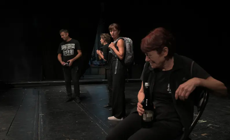 Зрителите предлагат решения и нов финал в премиерния „Форум театър: Краят не е предизвестен!“