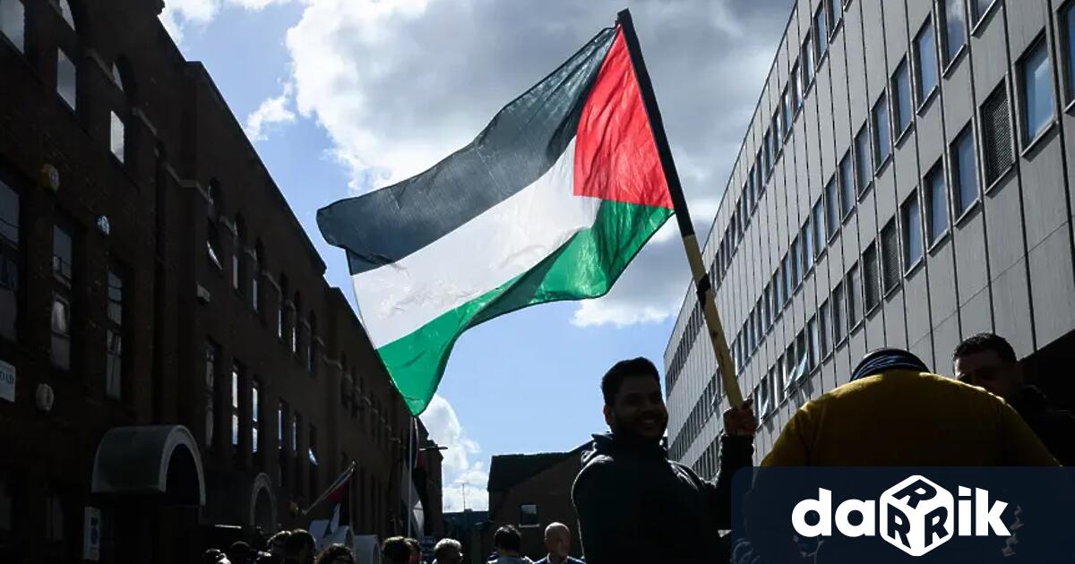 Лондонската полиция арестува 86 души за опит за незаконно навлизане