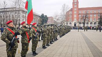 От Плевен тържествено бе изпратен български военен контингент за участие в мисия на НАТО в Косово 