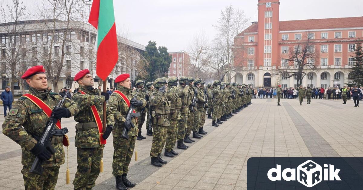 С тържествен ритуал на централния площад Възраждане днес от Плевен