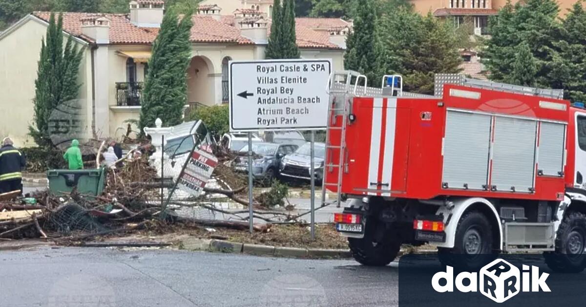 Четири месеца след опустошителните наводнения на Елените хората с апартаменти