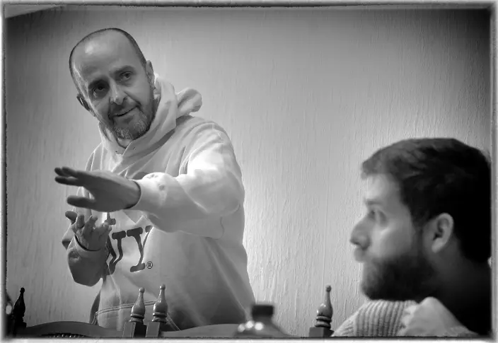 Започнаха репетициите на поетичния спектакъл по българска любовна поезия „Обич за обич“