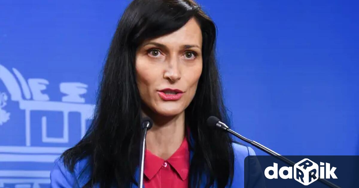 Мария Габриел е кандидат за поста заместник генерален директор на