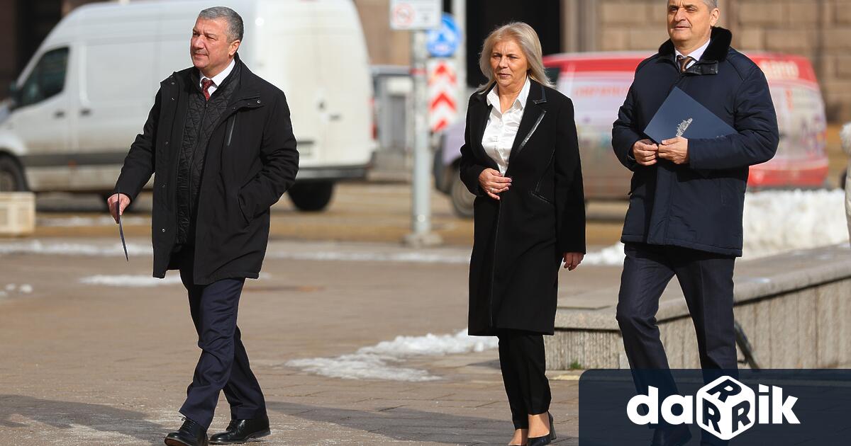 Представители на БСП – Обединена левица пристигнаха на Дондуков 2