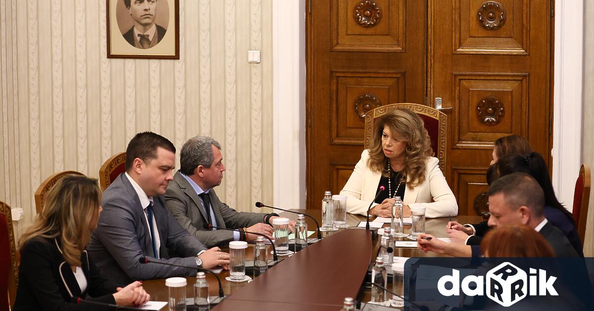 Президентът Илияна Йотова продължава консултациите за избора на служебен премиер