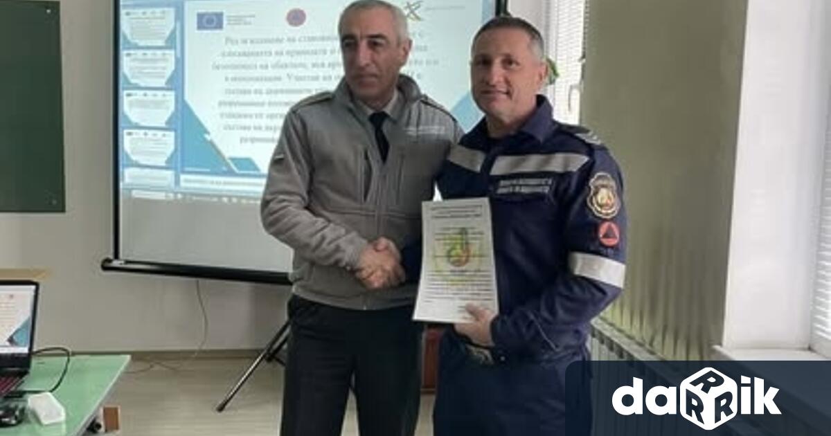 В традиционнияконкурс Пожарникар на годината за 2025 г на областно