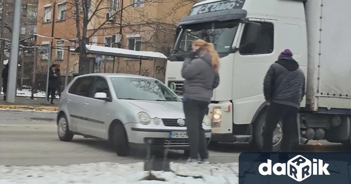 Зрелищен инцидент в Пловдив на оживен булевард се размина без