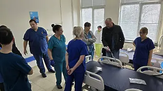 В УМБАЛ „Д-р Г. Странски“ доставиха 20 нови, напълно оборудвани електрически легла