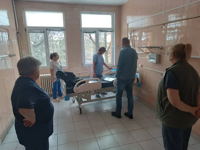 В УМБАЛ „Д-р Г. Странски“ доставиха 20 нови, напълно оборудвани електрически легла