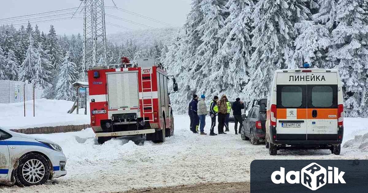 Полицията издирва двама души единият от които е непълнолетно момче