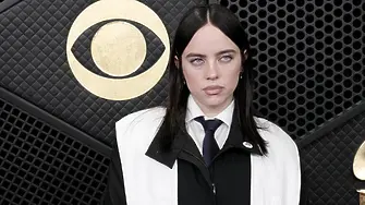  Били Айлиш се появи с годежен пръстен на наградите "Грами"