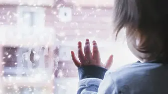 5-годишно дете бе изнасилено от 10 мъже, включително баща му