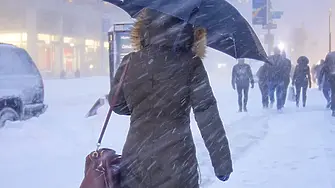 Рязка промяна на времето днес – сняг, виелици и навявания