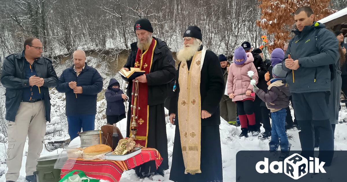 Точно един век след като е въздигнат на това сакрално