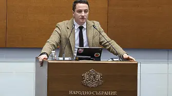 Божанков атакува „Възраждане“ и им напомни, че ще ползват само евро