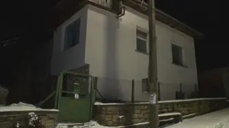 „Къщата на ужасите“ край Свищов: Кожени костюми и уреди за мъчения в имота, в който изтезавали и снимали животни