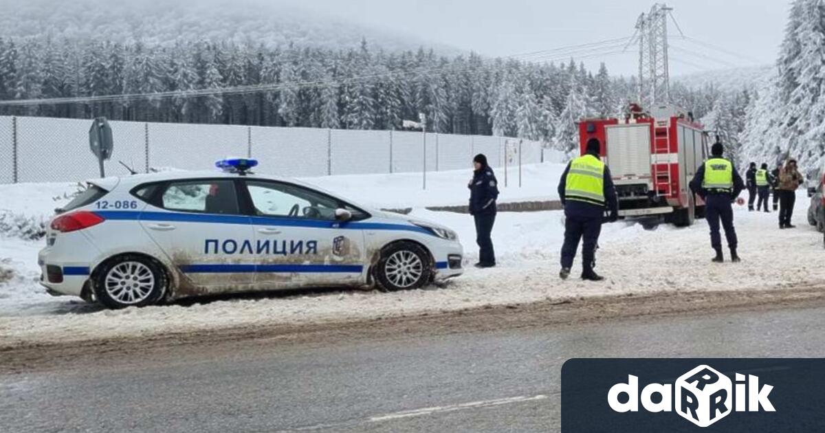 Журналистът Миролюба Бенатова написа публикация в социалните мрежи относно тройното