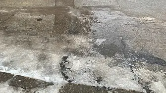 В Плевен се обработват улиците и тротоарите срещу заледяване