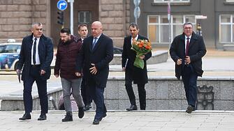 АПС при президента: Андрей Гюров отговаря на очакванията за служебен премиер