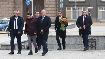 АПС при президента: Андрей Гюров отговаря на очакванията за служебен премиер