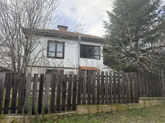 Още снимки от къщата на изчезналия след убийството в Петрохан Ивайло Калушев