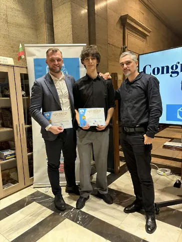 Десетокласникът Теодор Баев от НТГ – Пловдив сред тримата най-добри в Националното състезание по творческо писане на английски език