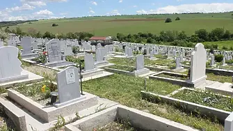 Допълнителни електробуси ще се движат до гробищен парк „Чаира” на Голяма задушница