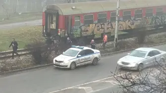 Мъж скочи пред влака във Враца и загина на място