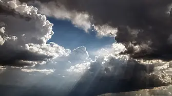 Променливо време с валежи и застудяване през следващите дни