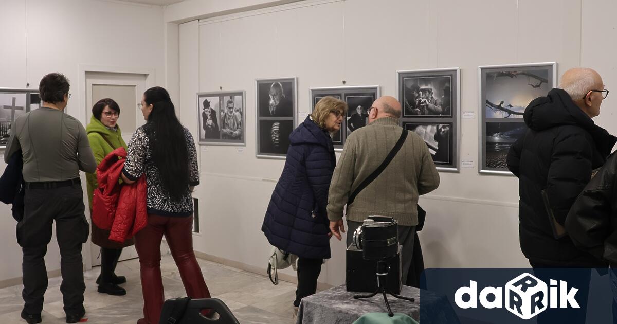 Фотоизложба Старата школа посветена на проф д р Румен Георгиев