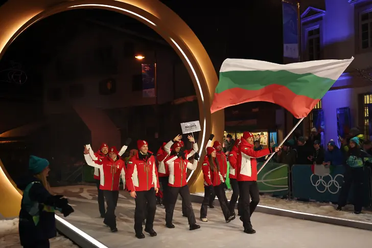 България на парада на нациите при откриването на Олимпийските игри в Милано/Кортина (СНИМКИ)