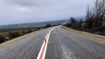 Гъвкави ограничители ще разделят посоките на движение в участъка от път I-3 между Телиш и Радомирци