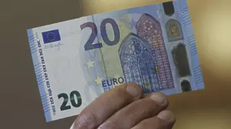 Млад мъж се опита да напазарува с фалшива банкнота от 20 евро