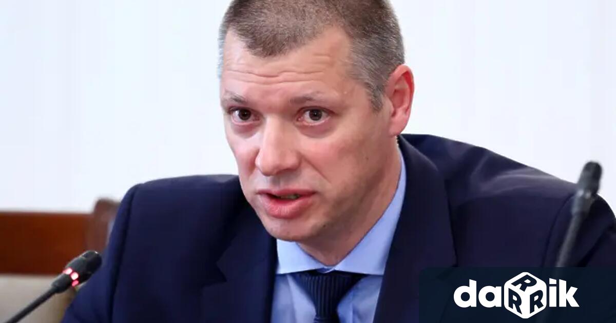 След дебат продължил близо час депутатите приеха оставката на председателя