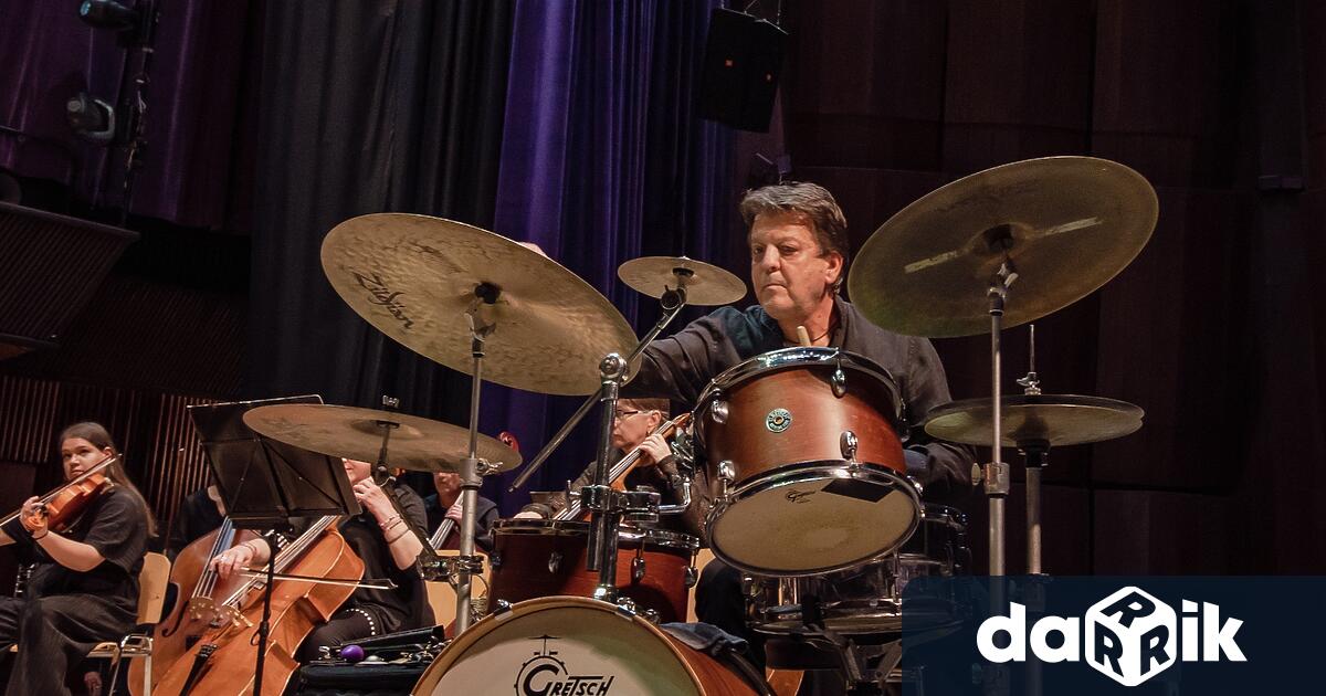 По традиция през февруариПлевенскафилхармония под ръководството наЛюбомир Дяковски директор на