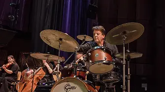 Христо Йоцов с номинация за Музикант на годината, ДВЕ премиери и Рожден ден!