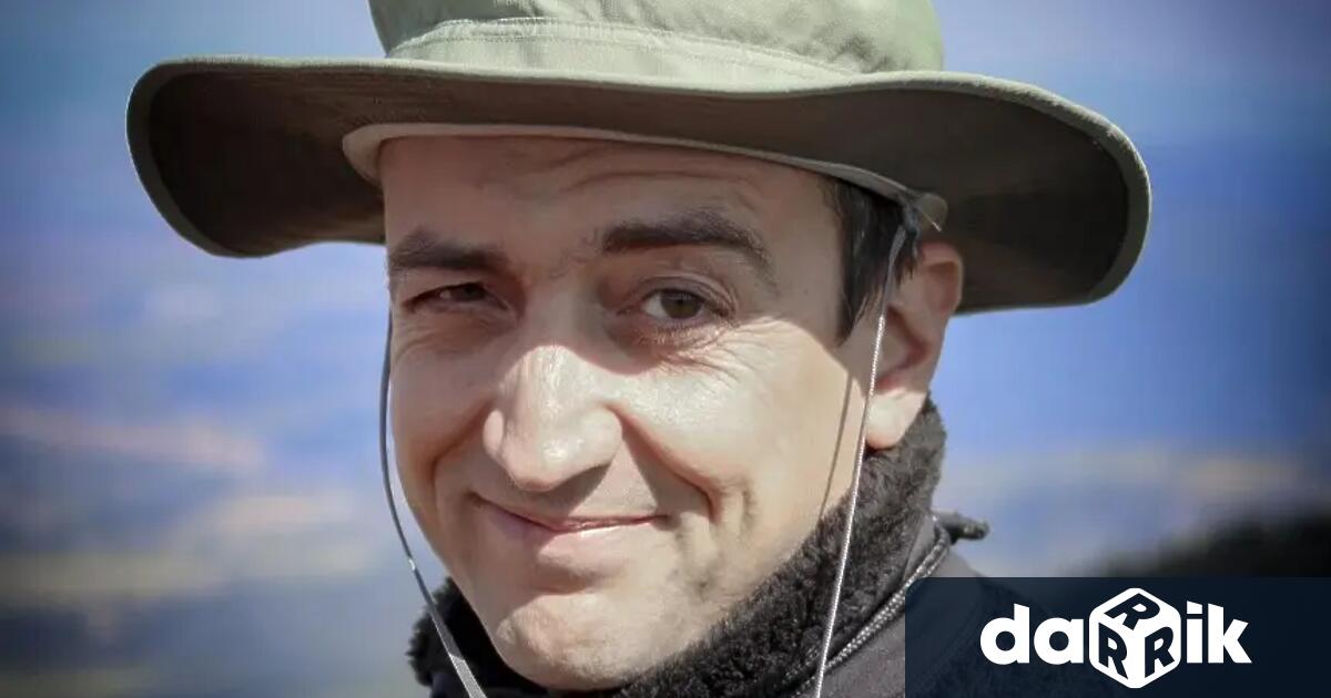 Екипи на полицията претърсиха къщата на Ивайло Калушев в село