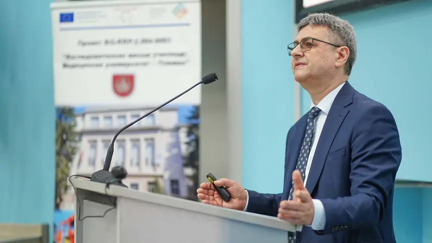 МУ-Плевен удостои д-р Джузепе Бигати със званието „Почетен професор“