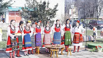 Община Гулянци и НЧ „П. Р. Славейков 1923“ организираха незабравим Празник на виното и любовта