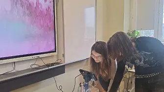 „Клетката – вселената в нас!“: STEM урок превърна учениците на НТГ - Пловдив в изследователи